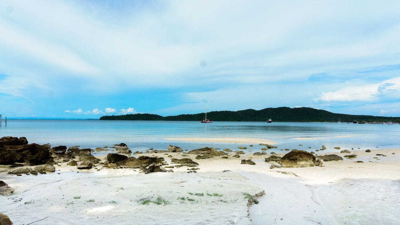Saracen Bay, Koh Rong Samloem